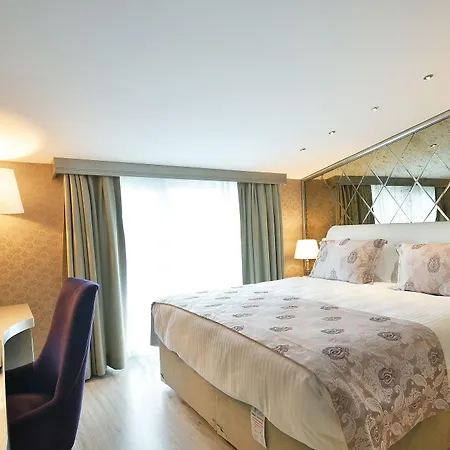 Adamel Hotel