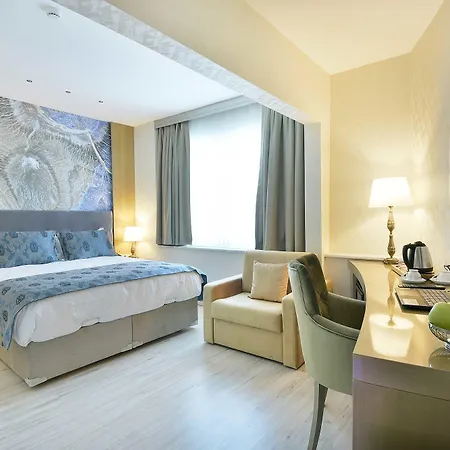 Adamel Hotel