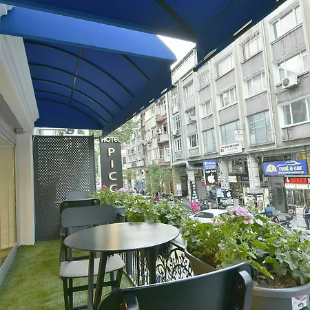 Adamel Hotel