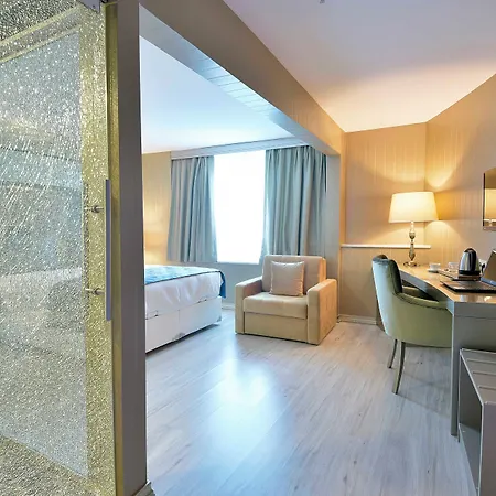 Adamel Hotel