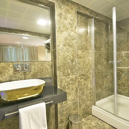 Otel Adamel 4*