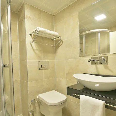 Otel Adamel