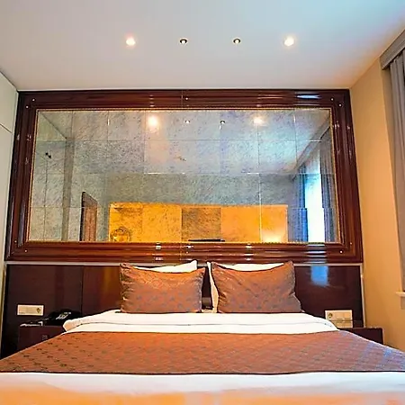Adamel Hotel