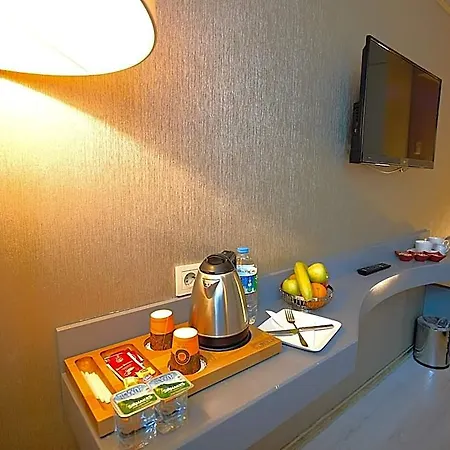 Adamel Hotel