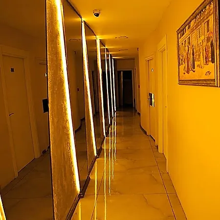 Adamel Hotel 4*
