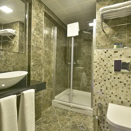 Otel Adamel 4*