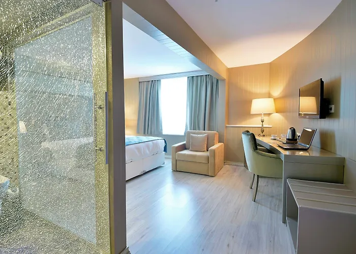 Adamel Hotel